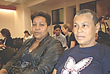Photo 5 – Les épouses des disparus témoignent à la Cour Interaméricaine au Costa Rica en juillet 2005.