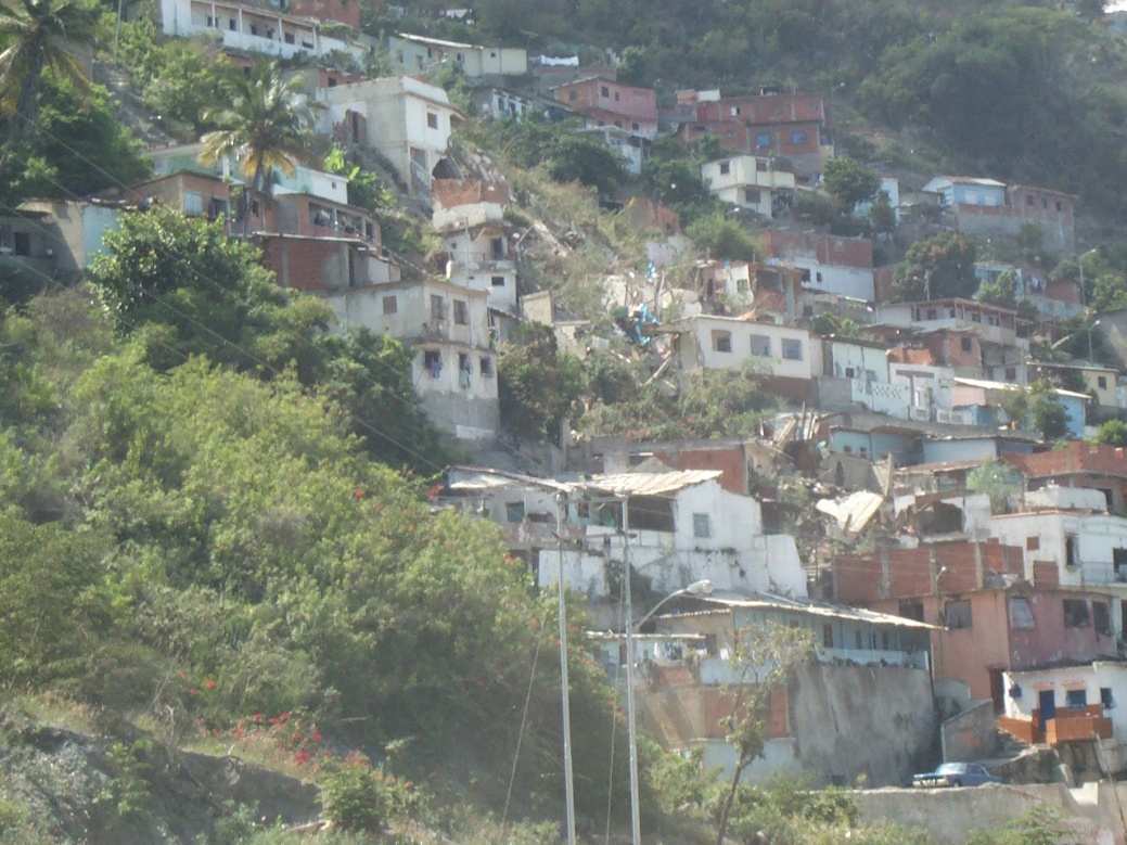 Photo 15 – Barrio El Paují, vieille route Caracas-La Guaira, novembre 2001. (Photo de l’auteur)